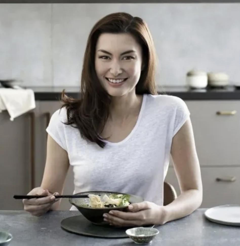 美貌的天敌不是发福而是发腮！从林青霞到刘亦菲都因发腮颜值暴跌(图23)