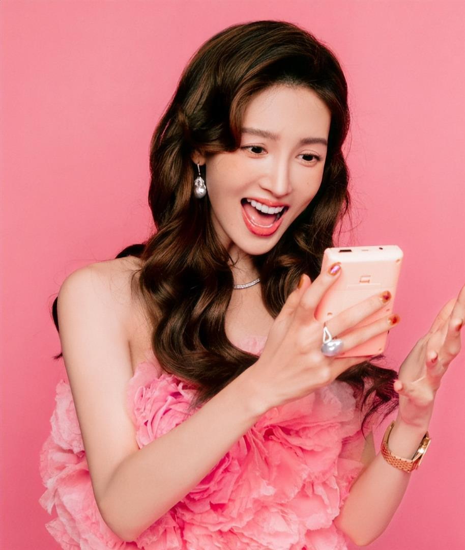 官媒发文，35岁金晨再破天花板，让张继科和整个娱乐圈沉默了(图4)