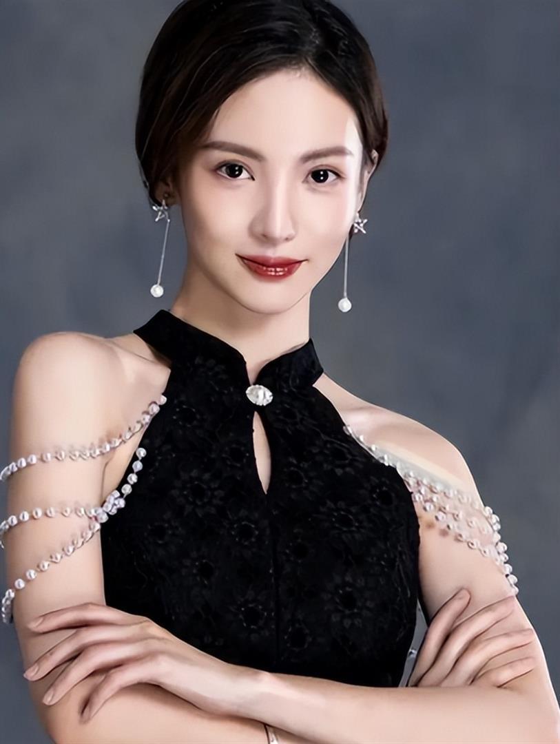 官媒发文，35岁金晨再破天花板，让张继科和整个娱乐圈沉默了(图41)