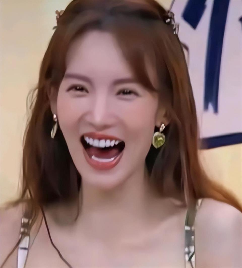 官媒发文，35岁金晨再破天花板，让张继科和整个娱乐圈沉默了(图44)