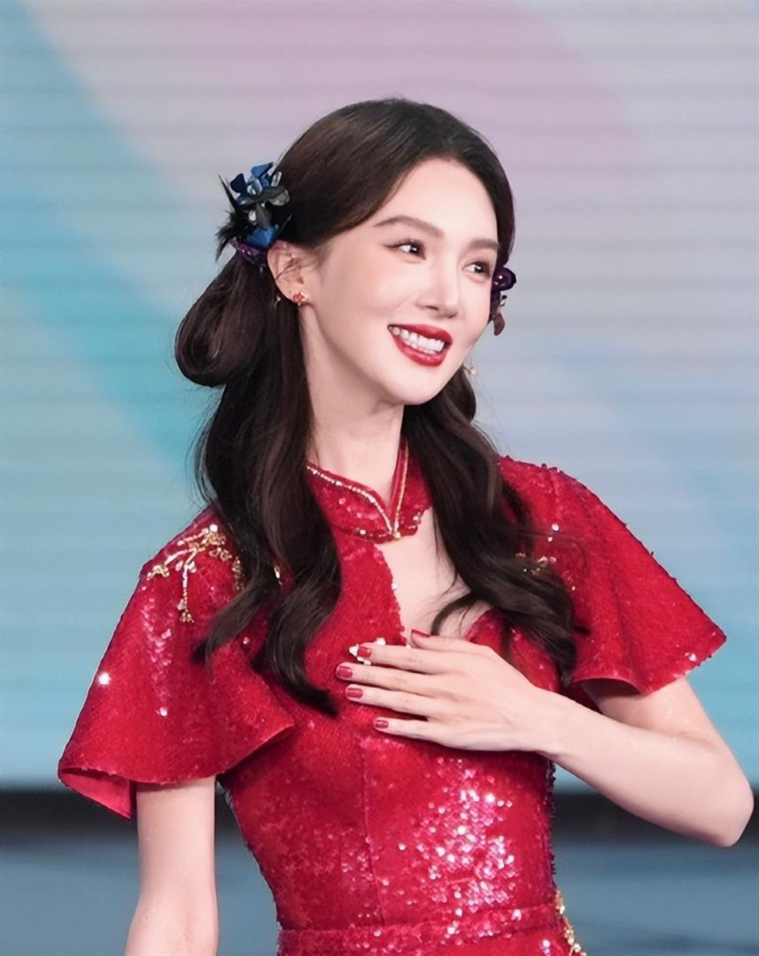 官媒发文，35岁金晨再破天花板，让张继科和整个娱乐圈沉默了(图52)