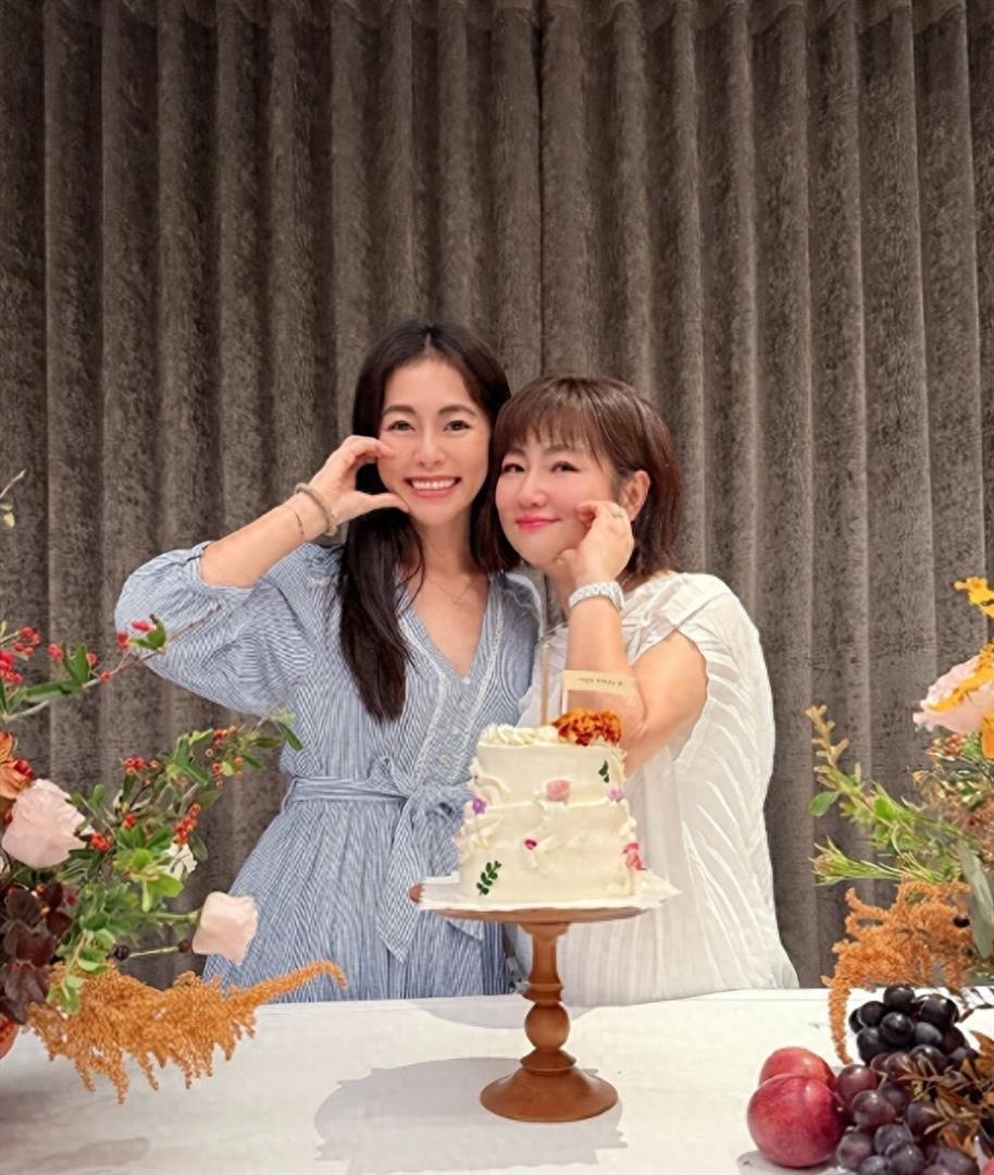 任家萱停工2年备孕还没怀，45岁执着生二胎，近照已是路人模样(图3)