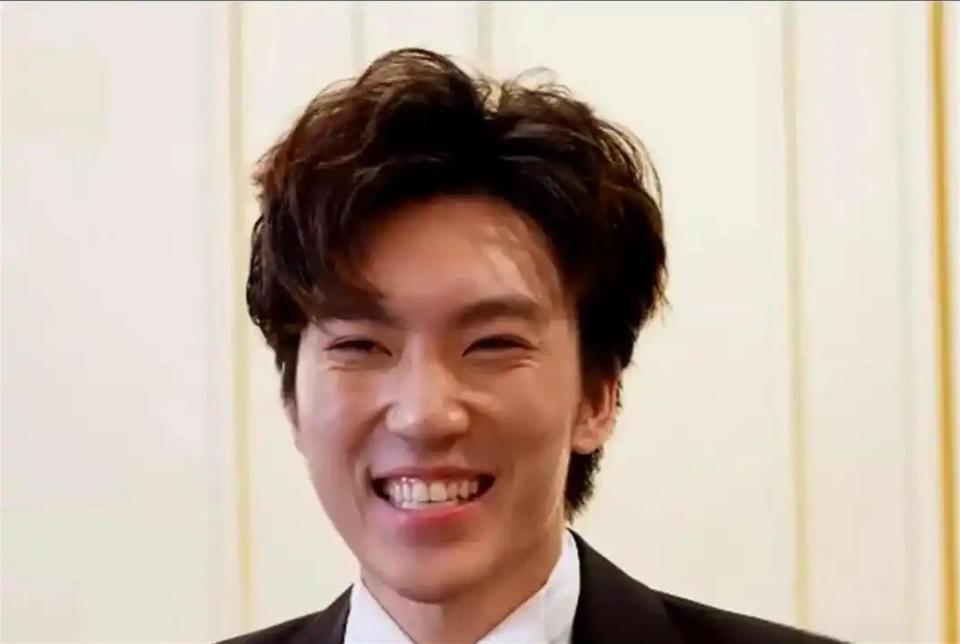 张艺谋做梦也没有想到，才24岁的儿子，如今已经开始为他争光了！(图2)