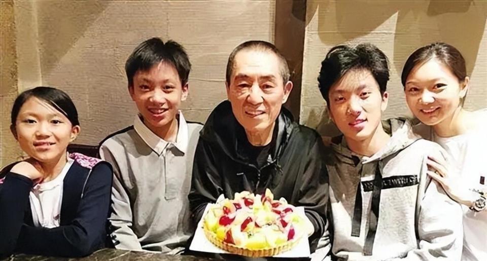 张艺谋做梦也没有想到，才24岁的儿子，如今已经开始为他争光了！(图3)
