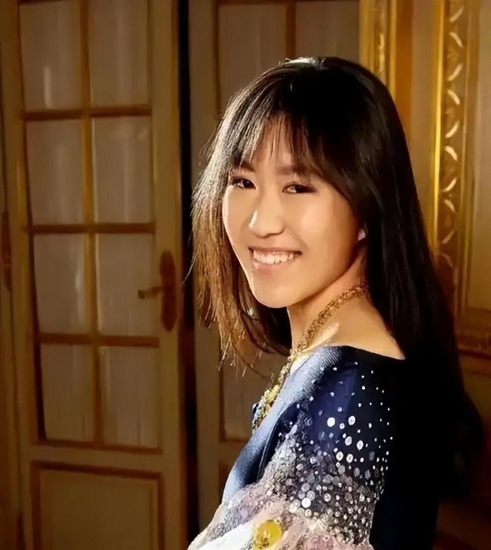 张艺谋做梦也没有想到，才24岁的儿子，如今已经开始为他争光了！(图5)