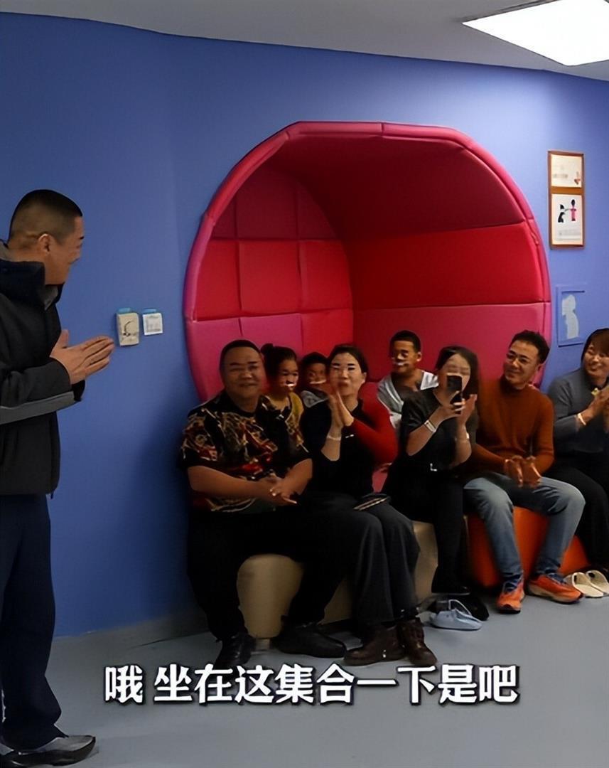 王菲没想到，公开求助哽咽落泪的李亚鹏，2天收1291万被网友力挺(图4)