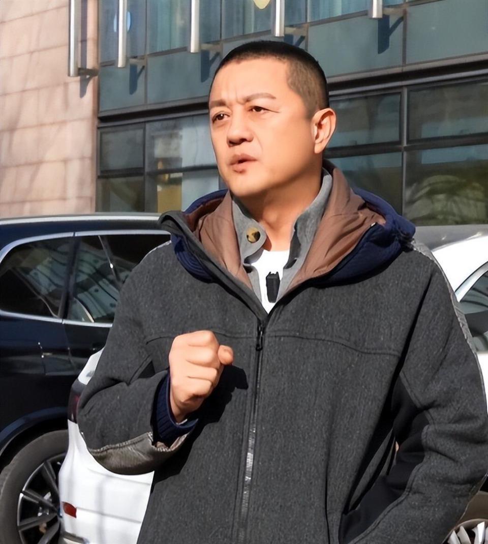 王菲没想到，公开求助哽咽落泪的李亚鹏，2天收1291万被网友力挺(图1)