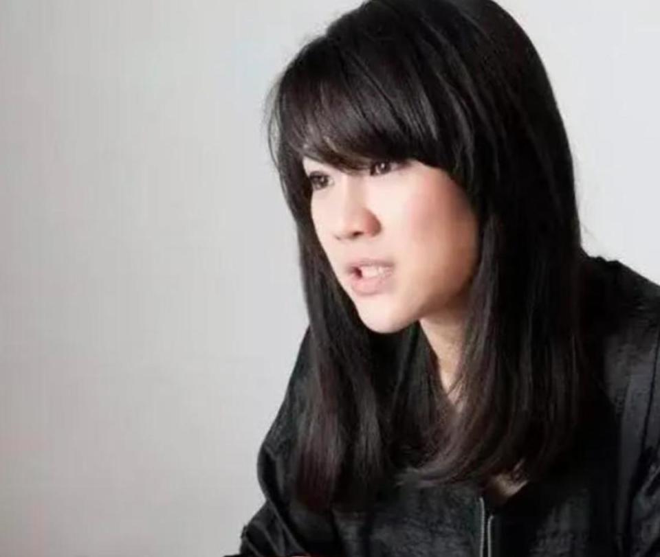 钟汉良带妻子现身米兰，51岁身形很有少年感，老婆出镜与他超般配(图3)