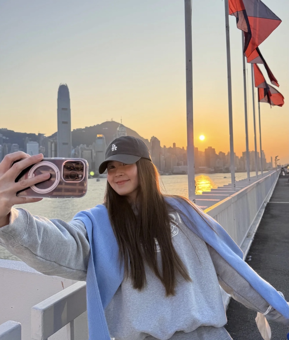 香港知名女星内地定居终返港！深陷被包养传闻，曾遭圈中男友家暴(图5)