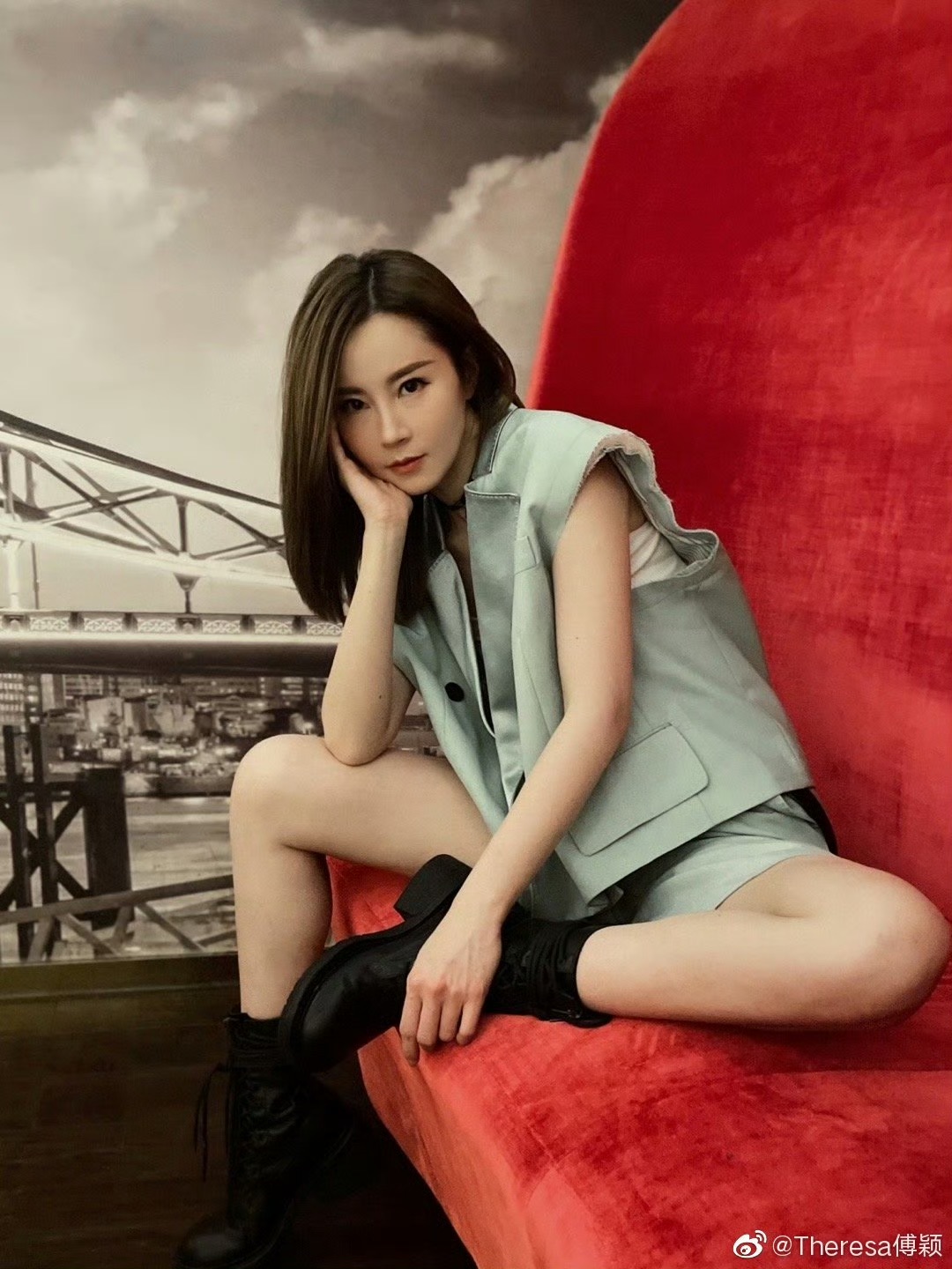 香港知名女星内地定居终返港！深陷被包养传闻，曾遭圈中男友家暴(图9)