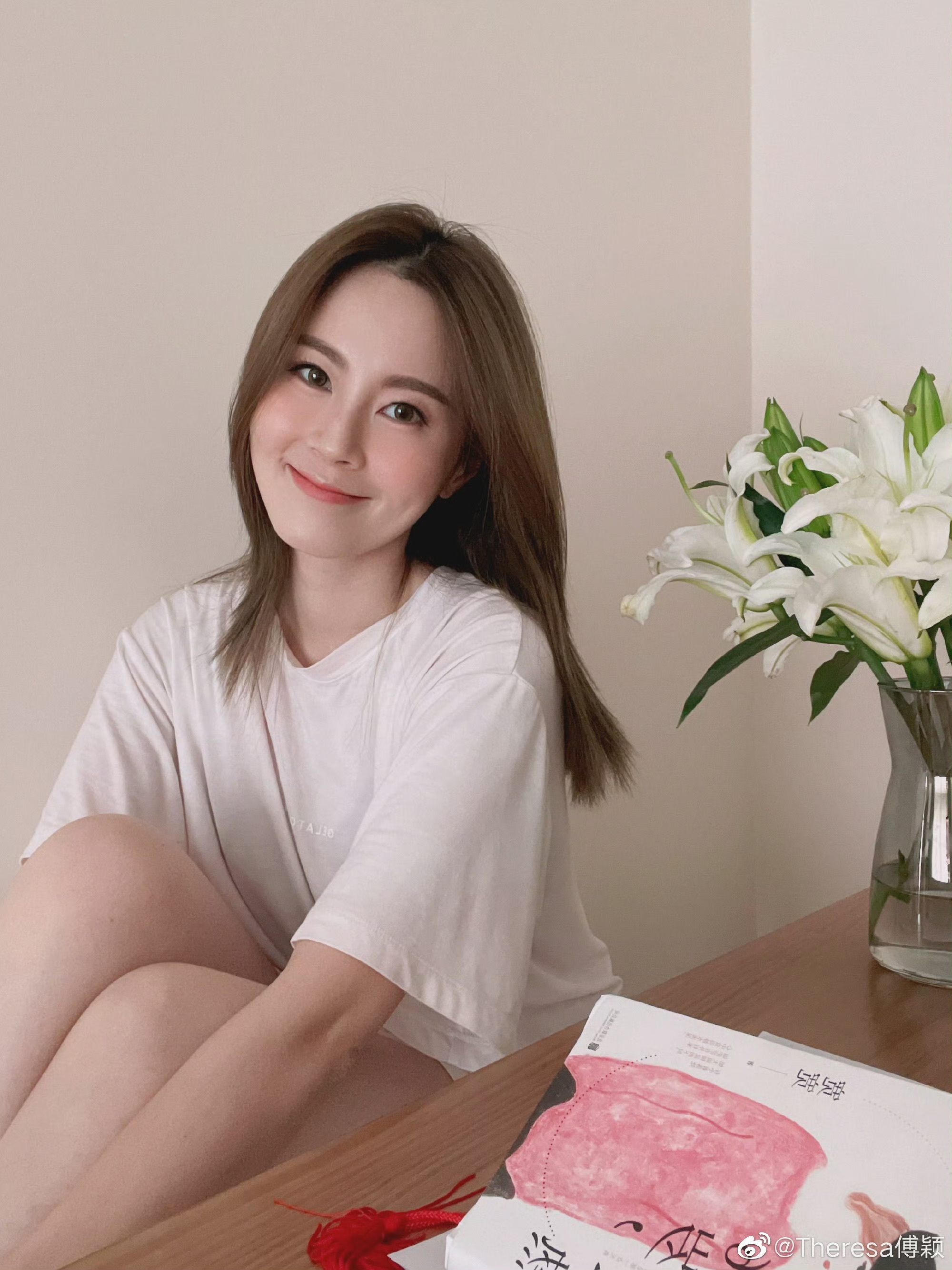 香港知名女星内地定居终返港！深陷被包养传闻，曾遭圈中男友家暴(图10)