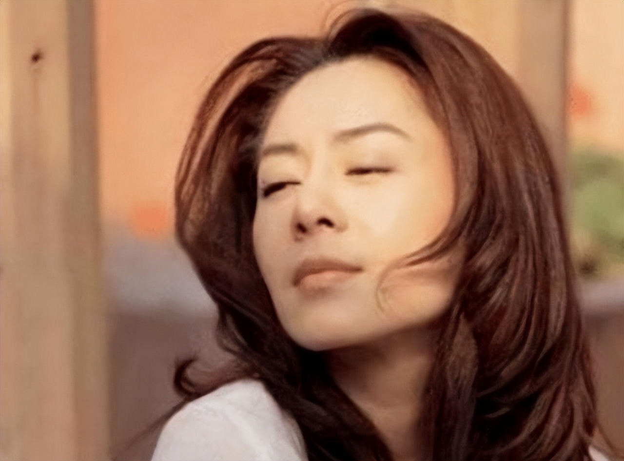 她是刘德华唯一承认的前女友，分手后曝华仔私密事，39年还没放下(图7)