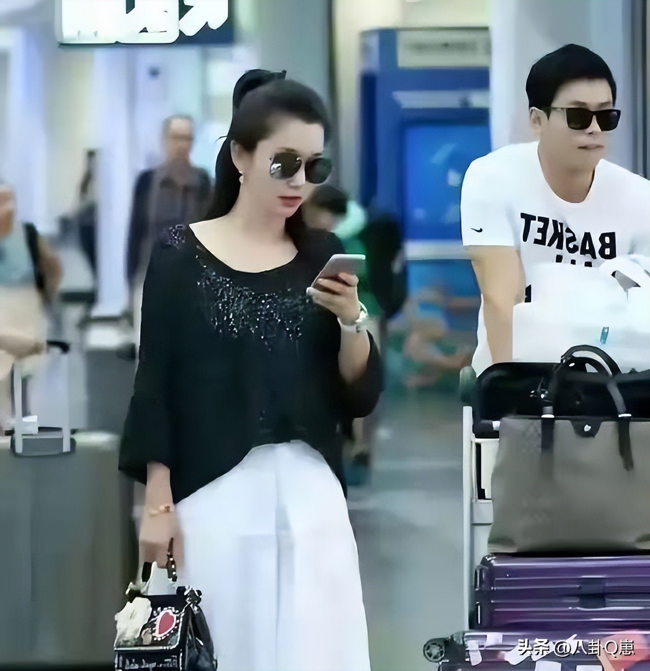 51岁的李冰冰风韵犹存，身材引发众议，难怪能拿下29岁的许文楠(图7)