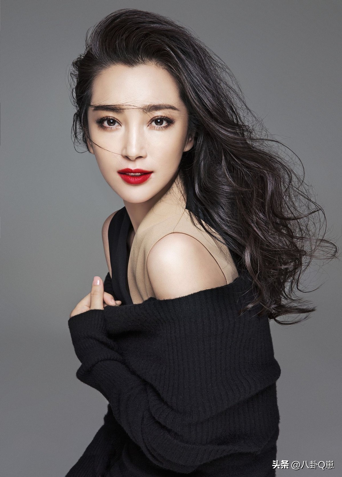 51岁的李冰冰风韵犹存，身材引发众议，难怪能拿下29岁的许文楠(图9)