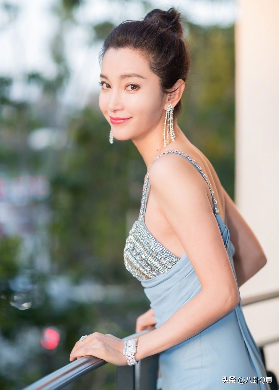 51岁的李冰冰风韵犹存，身材引发众议，难怪能拿下29岁的许文楠(图10)