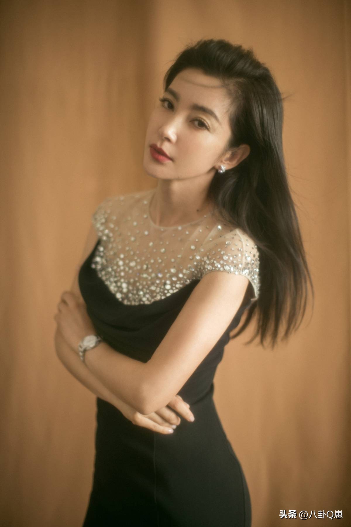 51岁的李冰冰风韵犹存，身材引发众议，难怪能拿下29岁的许文楠(图14)