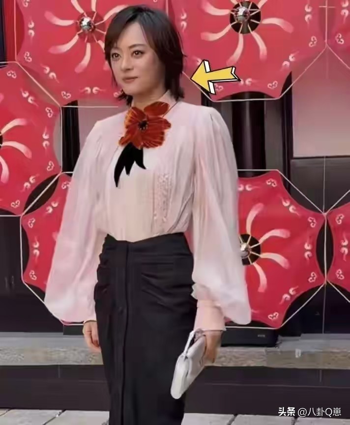 这一夜，全程笑脸、穿泡泡衫的孙俪，让所有人见识了她的江湖地位(图14)