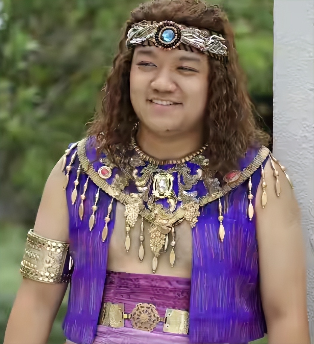 小时候惊为天人，长大后泯然众人，这些童星咋突然就“长残”了(图8)