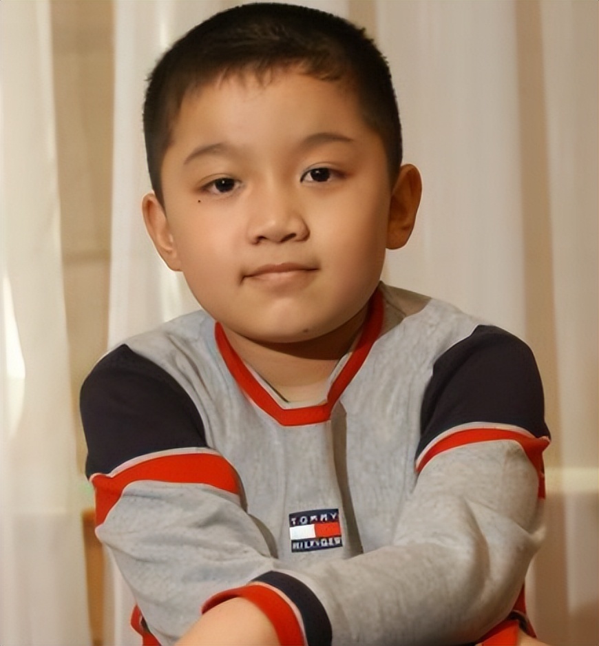 小时候惊为天人，长大后泯然众人，这些童星咋突然就“长残”了(图4)