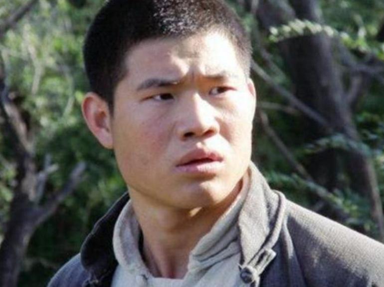 小时候惊为天人，长大后泯然众人，这些童星咋突然就“长残”了(图2)