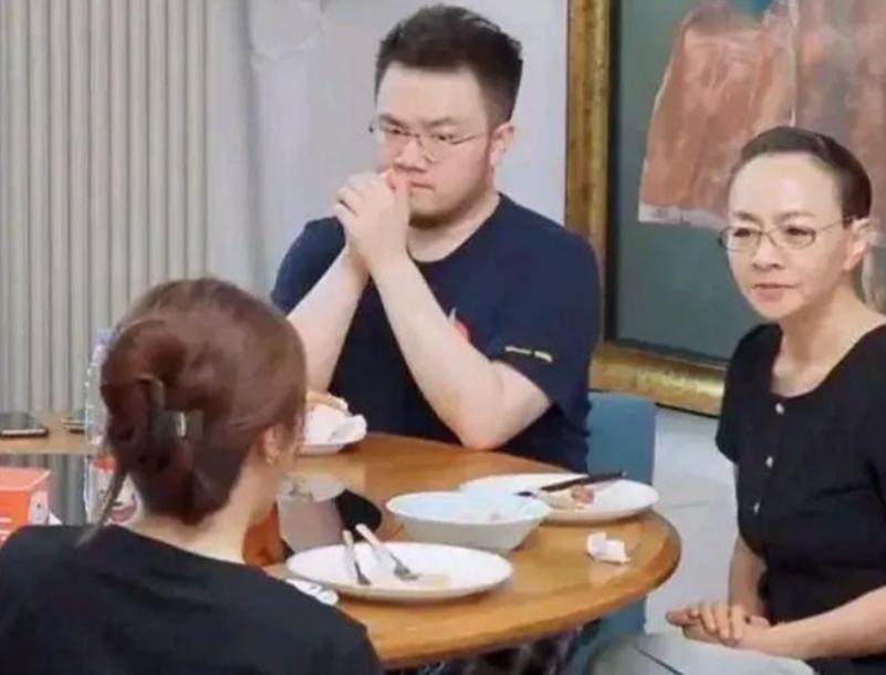 宋丹丹谈婚姻秘诀：找丈夫最重要的是情绪稳定，受不了动不动发火(图22)