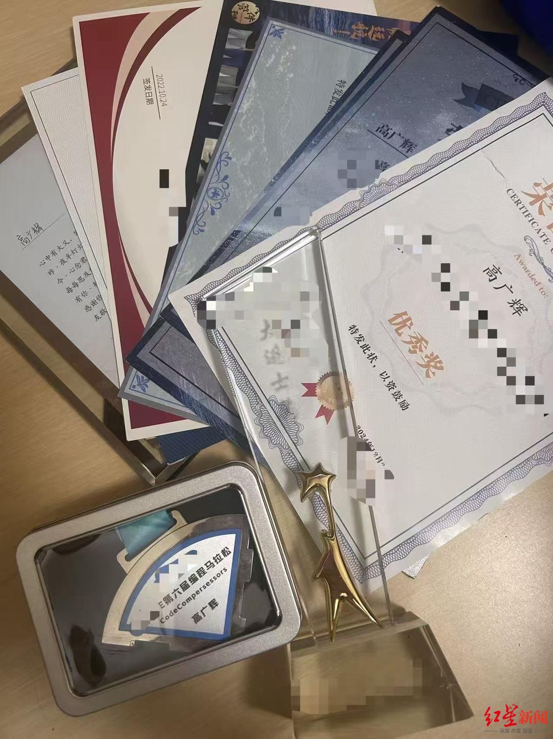 32岁程序员周末晕倒后猝死，抢救期间曾被拉入工作群，工伤申请已被受理(图2)