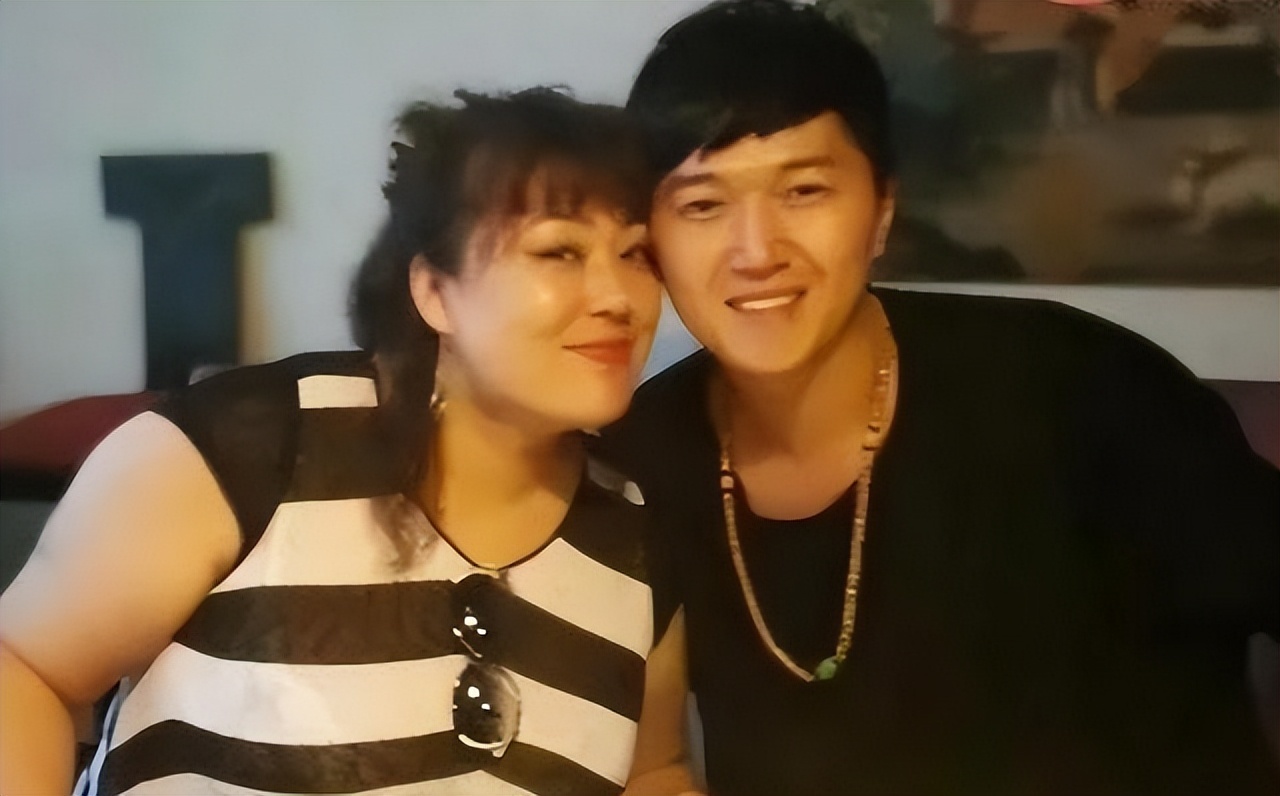 经历三次婚姻，老公一个比一个小，如今患癌，53岁和女儿相互依靠(图5)