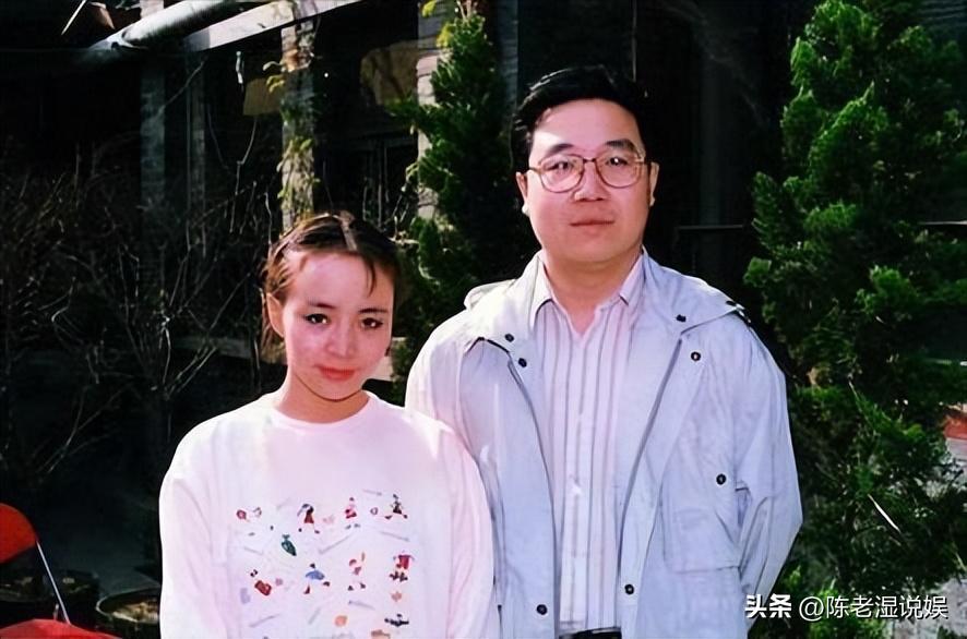 65岁英达现状:俩孙子都姓宋,和巴图关系疏远,专心培养英如镝(图6) 65岁英达现状:俩孙子都姓宋,和巴图关系疏远,专心培养英如镝(图6)