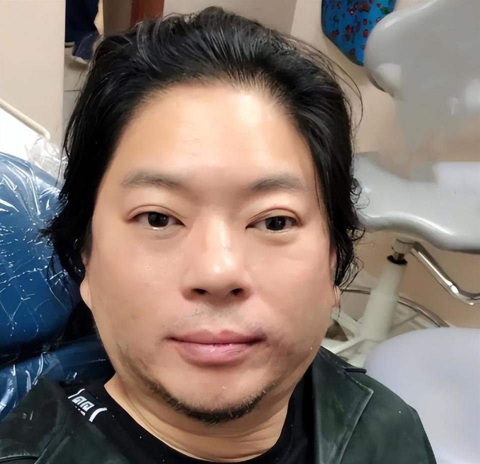 入籍美国传闻真相大白七年后，57岁高晓松近况曝光，一点也不意外(图2)