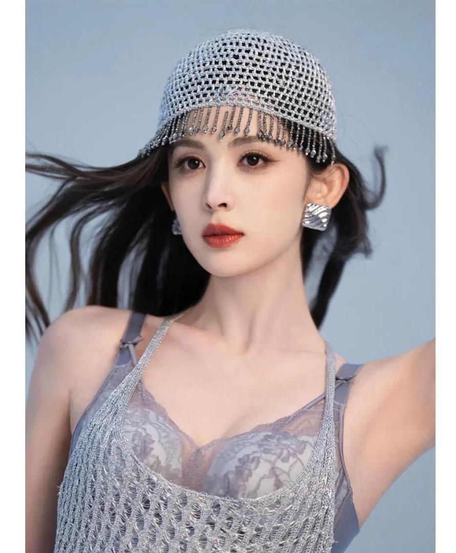 古力娜扎古希腊掌控美貌的神！美爆了！ 脚丫子踮脚的样子更迷人(图3)