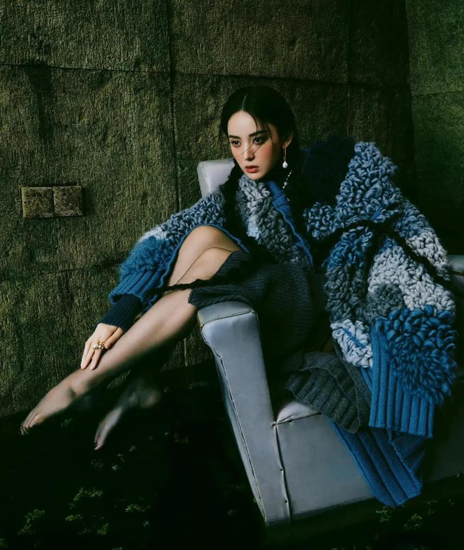 古力娜扎古希腊掌控美貌的神！美爆了！ 脚丫子踮脚的样子更迷人(图9)