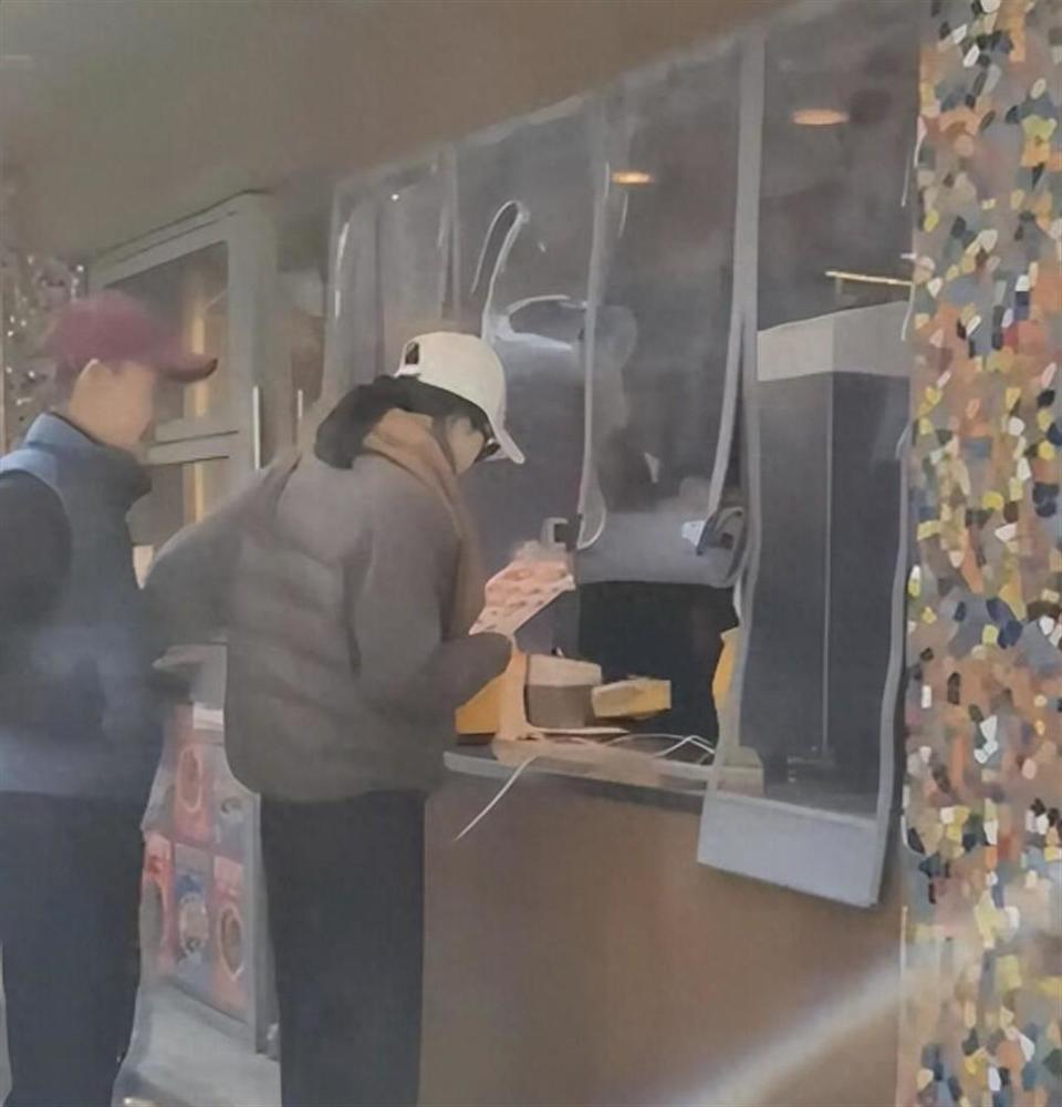 田朴珺底裤被扒？一边喊 不靠男人，一边靠王石光环割韭菜(图7)