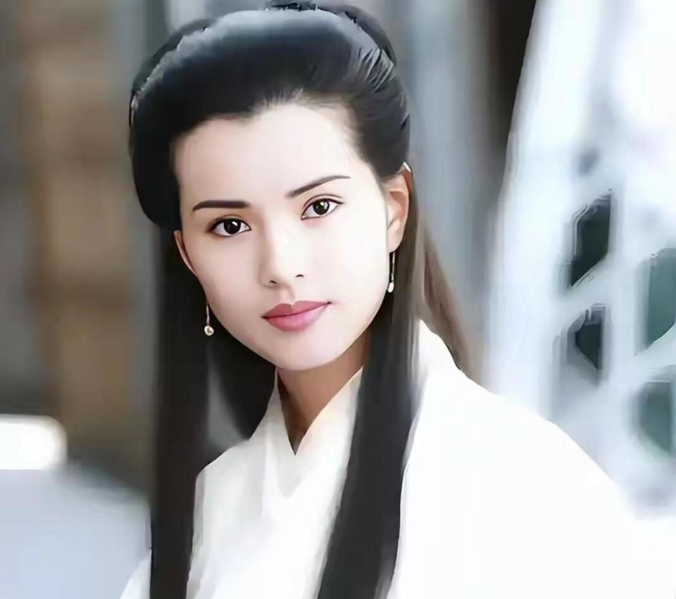 59岁李若彤近照曝光：素颜无皱纹，坚持健身24年，回应不婚不育质疑(图3)