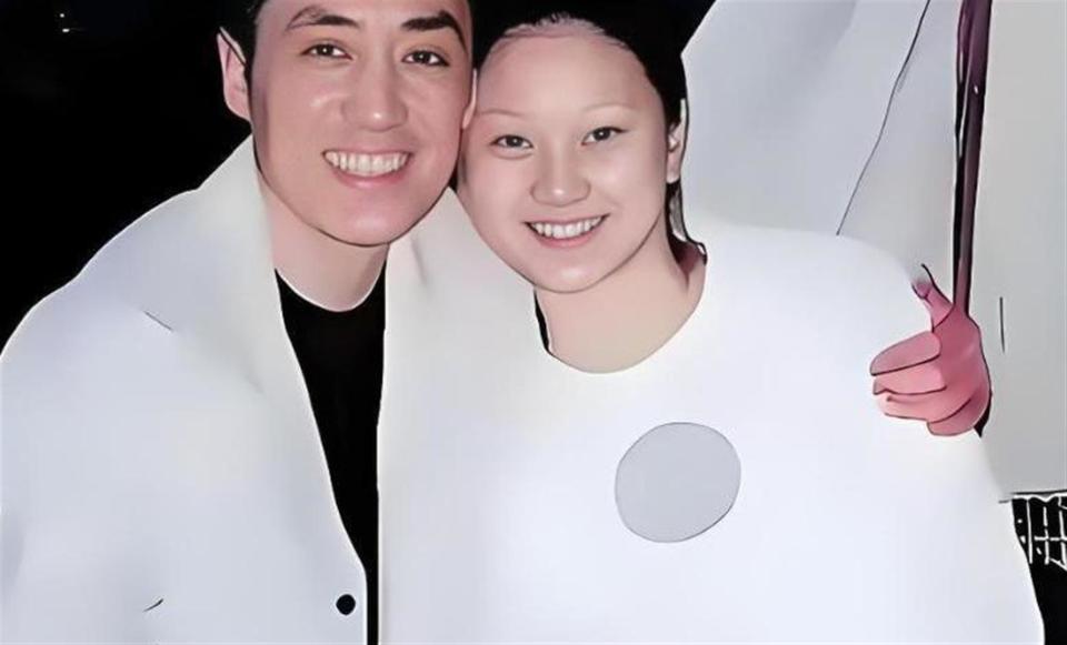 25年恩爱抵不过残酷现实，74 岁张艺谋老态龙钟，43 岁陈婷风韵犹存(图3)