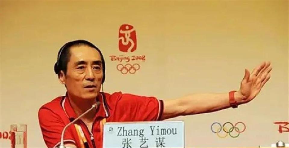 25年恩爱抵不过残酷现实，74 岁张艺谋老态龙钟，43 岁陈婷风韵犹存(图2)