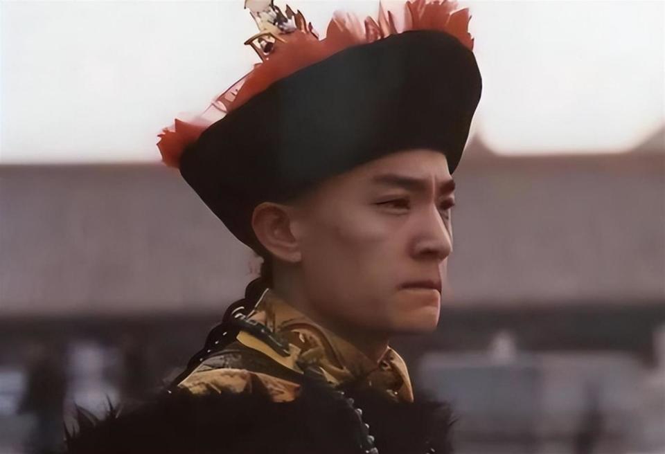 他娶过郝蕾，爱过王珞丹，负了殷桃，没想到38岁却又娶小10岁的她(图3)