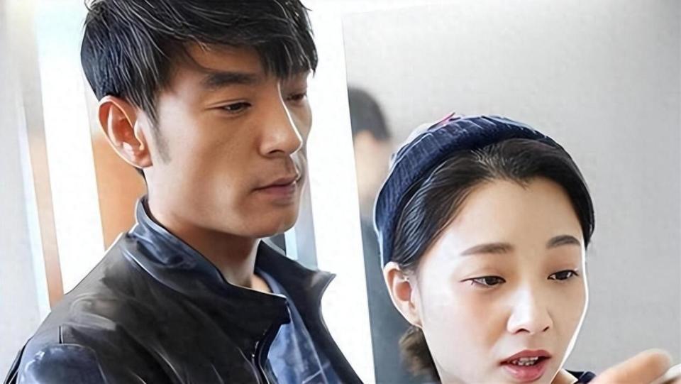 他娶过郝蕾，爱过王珞丹，负了殷桃，没想到38岁却又娶小10岁的她(图1)