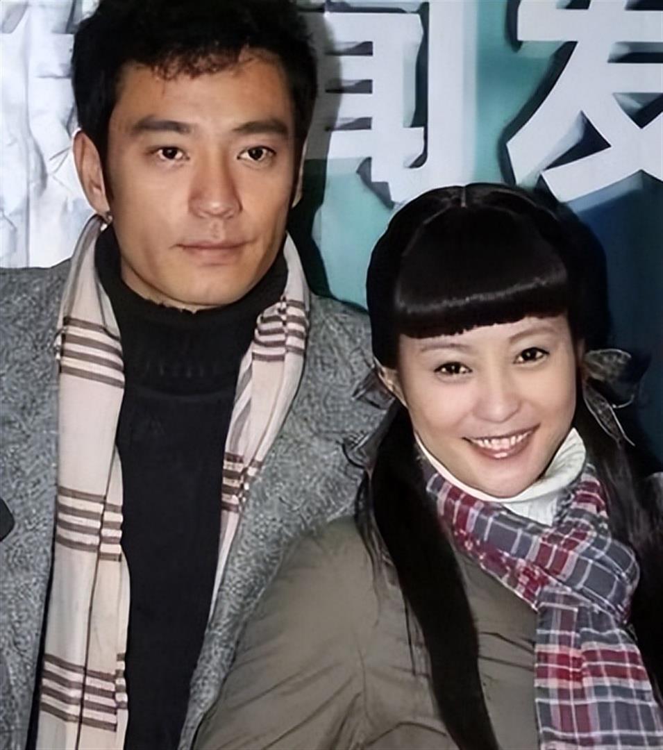 他娶过郝蕾，爱过王珞丹，负了殷桃，没想到38岁却又娶小10岁的她(图4)