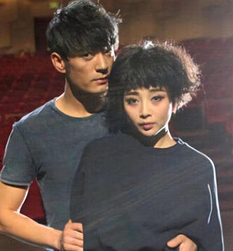 他娶过郝蕾，爱过王珞丹，负了殷桃，没想到38岁却又娶小10岁的她(图10)