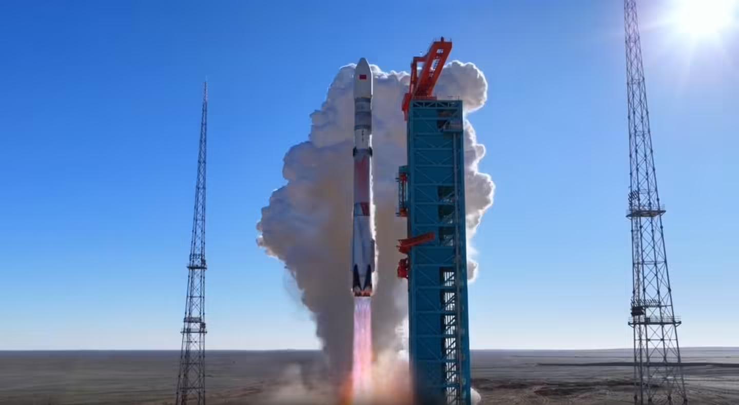 蓝箭航天朱雀三号总设计师朱晓东：力争今年实现火箭的返回与部分再次飞行(图1)