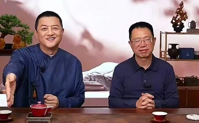 李亚鹏直播半小时登顶带货榜，商品上架几分