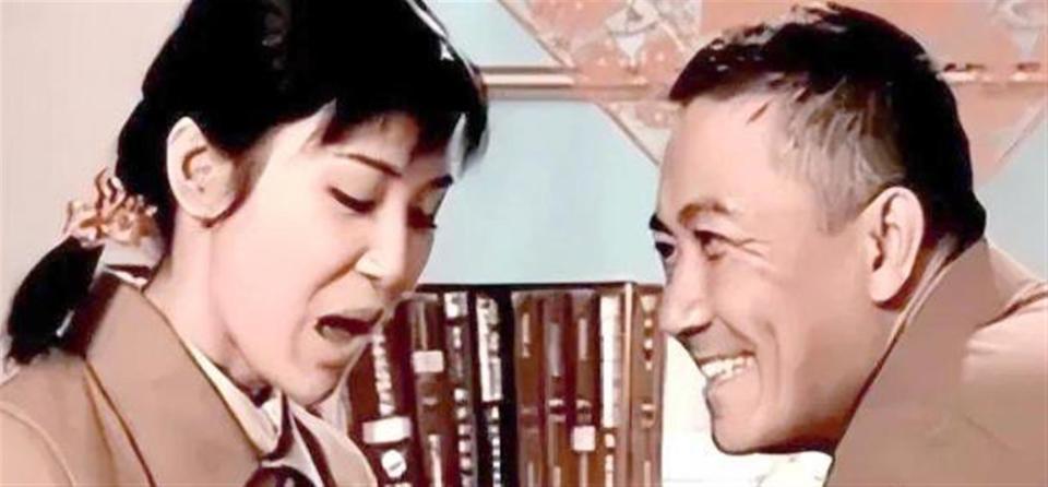 45岁童蕾现状，定居浙江农村，因丈夫背上债务变拍戏劳模(图9)