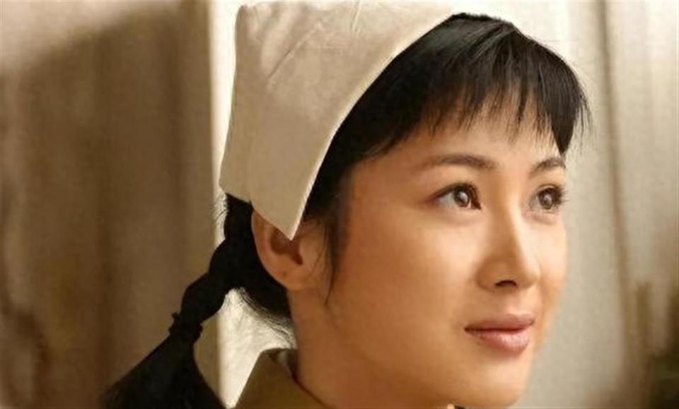 45岁童蕾现状，定居浙江农村，因丈夫背上债务变拍戏劳模(图13)