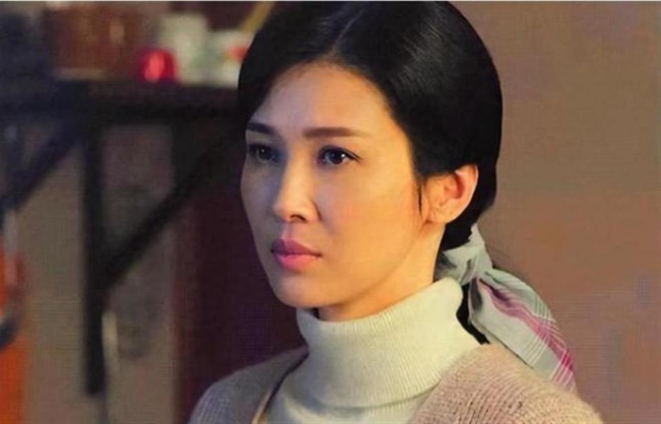 45岁童蕾现状，定居浙江农村，因丈夫背上债务变拍戏劳模(图17)