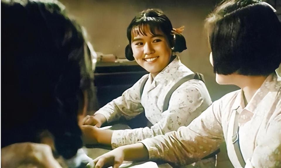 著名影星洪学敏现状：自然衰老气质佳，68岁仍未婚未育，定居香港(图3)