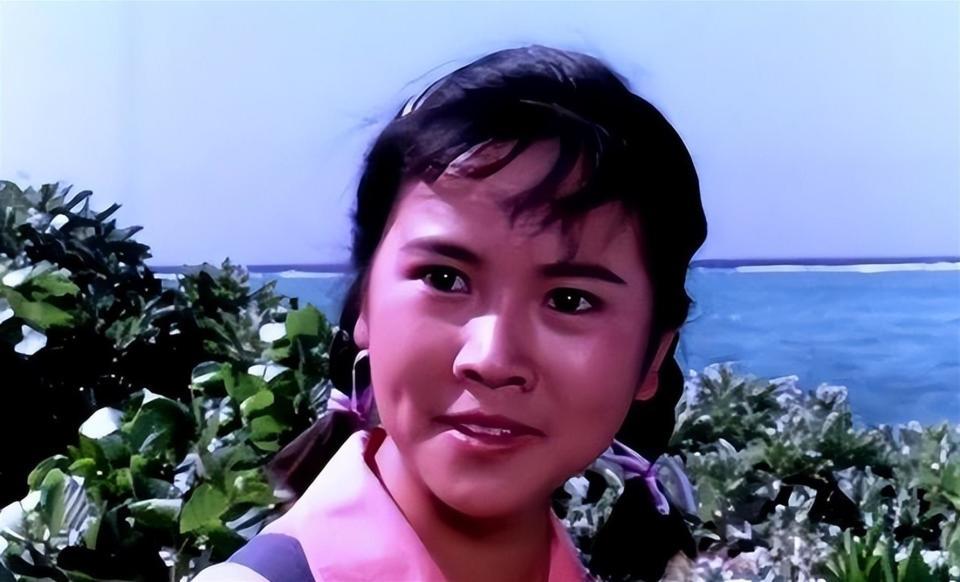 著名影星洪学敏现状：自然衰老气质佳，68岁仍未婚未育，定居香港(图4)