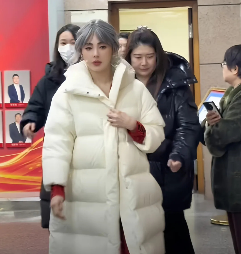 张雨绮被抵制风波升级！原配晒她找律师威胁