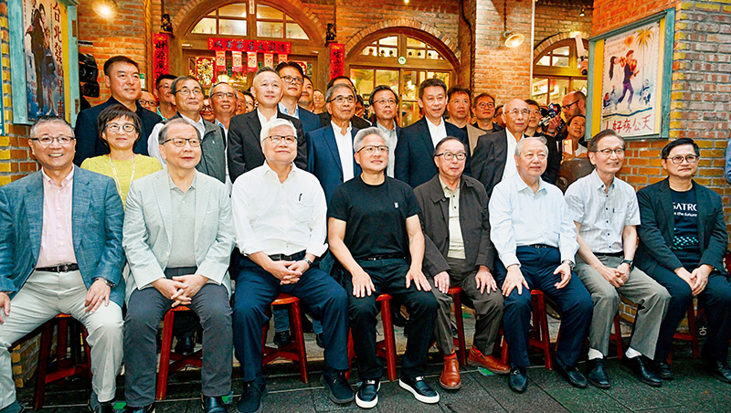 甘肃退伍老兵，抱紧黄仁勋，狂揽上千亿(图3)