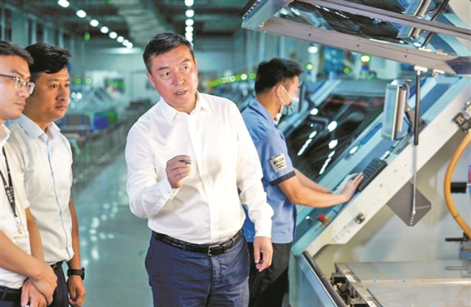 甘肃退伍老兵，抱紧黄仁勋，狂揽上千亿(图5)