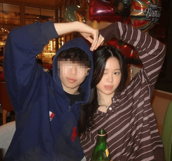 陈自瑶回应13岁女儿恋情传闻：请尊重普通